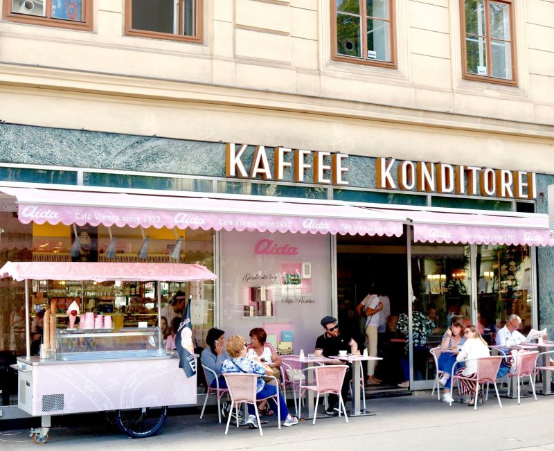 Bécsi Kávéház Beszélgetések